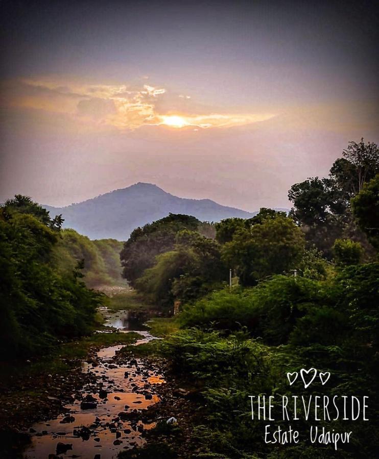 The Riverside Estate - 3bedroom Private Pool In