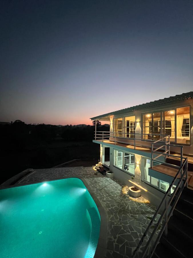 The Riverside Estate - 3bedroom Private Pool In Udaipur