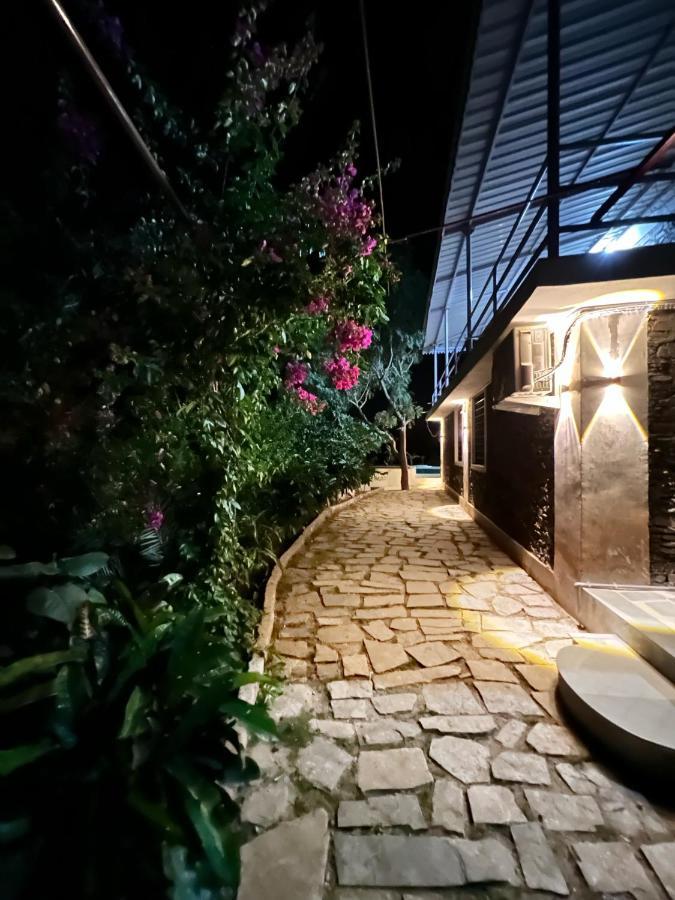 The Riverside Estate - 3bedroom Private Pool In * Udaipur