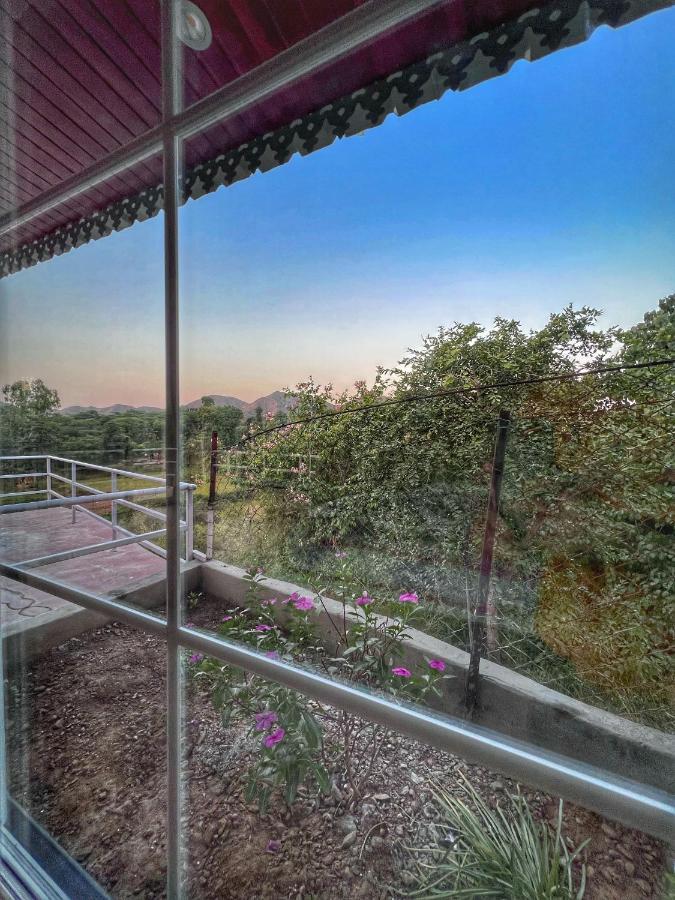 The Riverside Estate - 3bedroom Private Pool In Udaipur