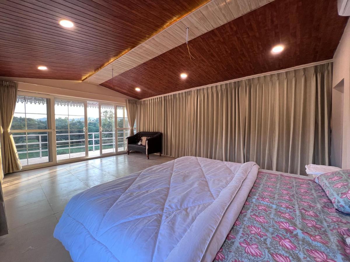 The Riverside Estate - 3bedroom Private Pool In * Udaipur